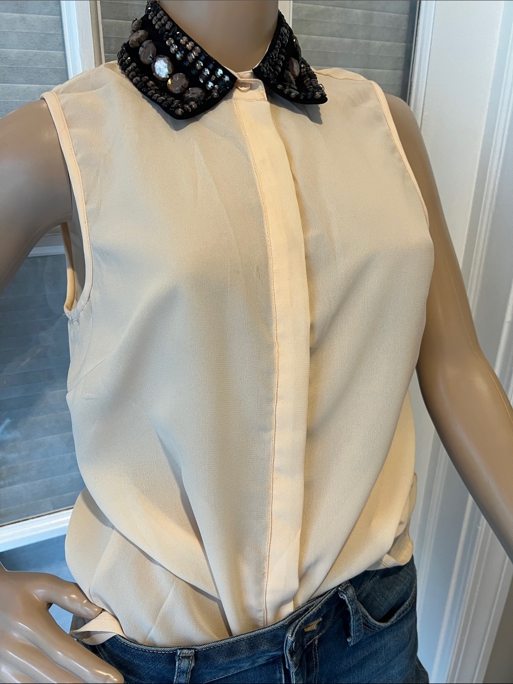 Sleeveless Beaded-Collar Blouse in Blush